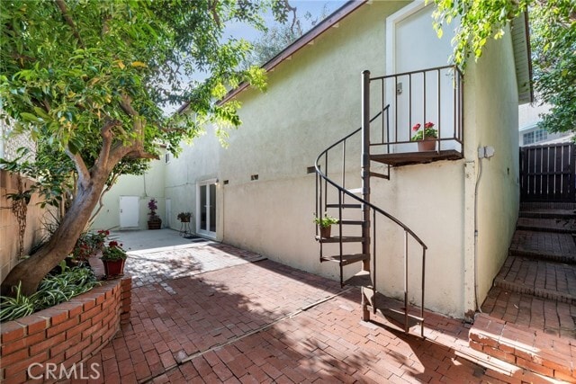 Building Photo - 2616 N Poinsettia Ave