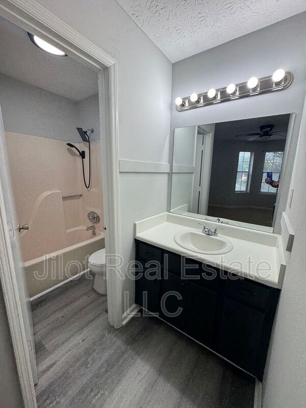 Building Photo - 5794 Sheldon Ct