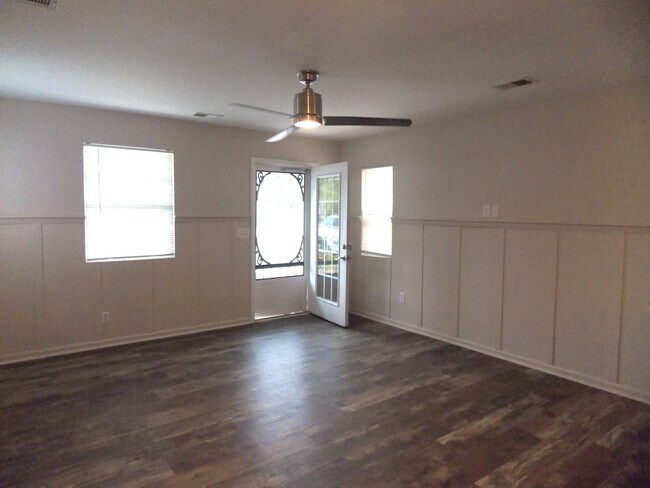 Building Photo - 221 Addison Cottage Way