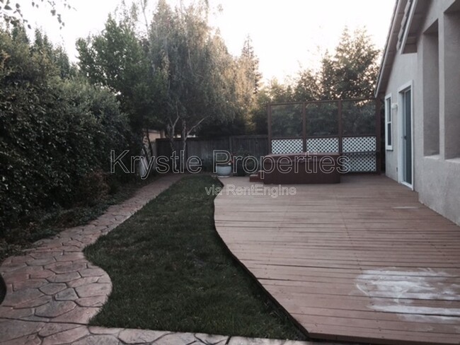 Building Photo - 510 Pyramid Ct