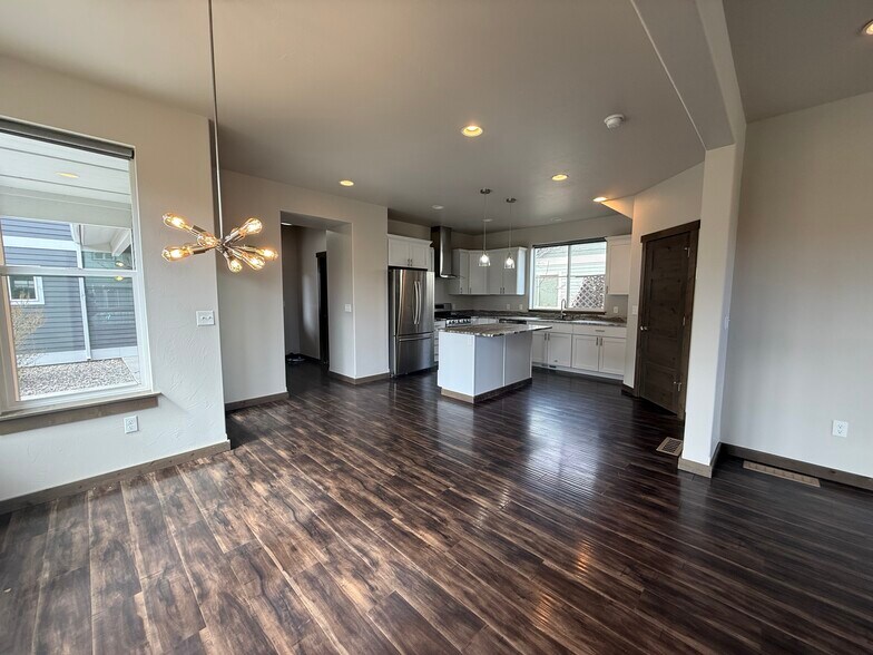 Building Photo - 3357 Sora Way