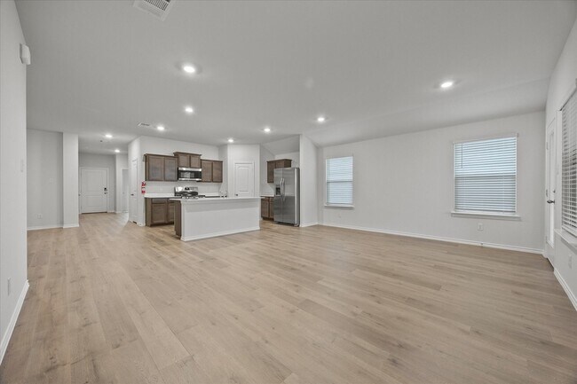 Building Photo - 2307 Albert Ln