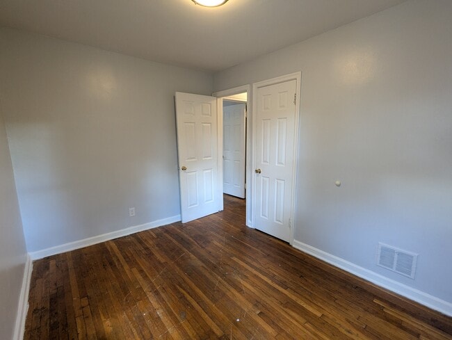 Building Photo - 2983 Moreland Dr