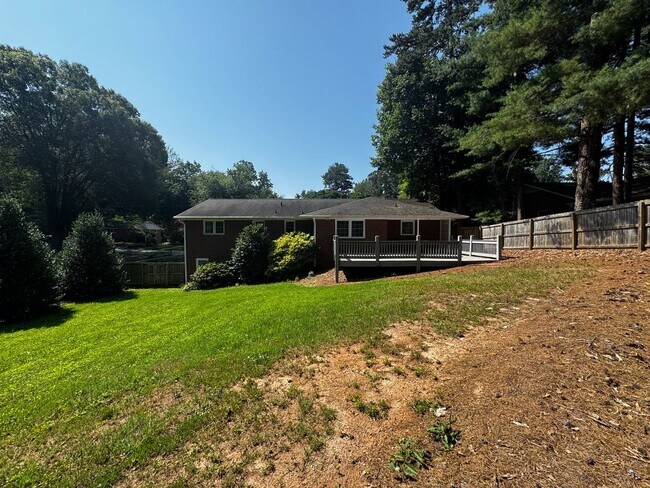 Building Photo - 3109 Kinnamon Rd