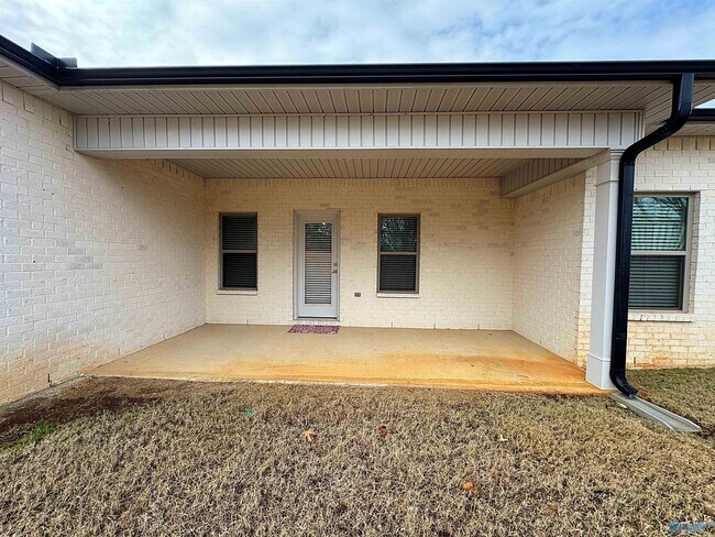 Building Photo - 7517 Doris Ruth Ln SE