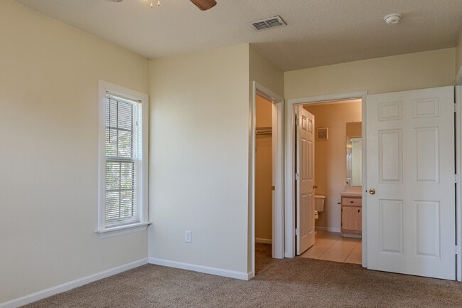 Building Photo - 6596 Swissco Dr