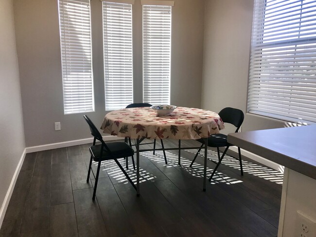 Dining Area - 797 Flat Iron Rd