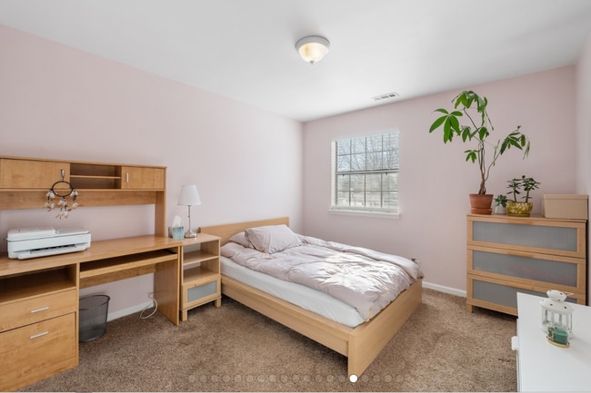 Building Photo - 96 Gant Cir