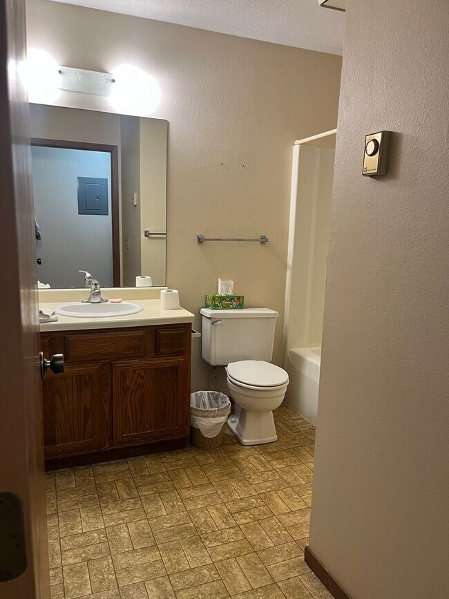 Building Photo - Redwood - Hudson