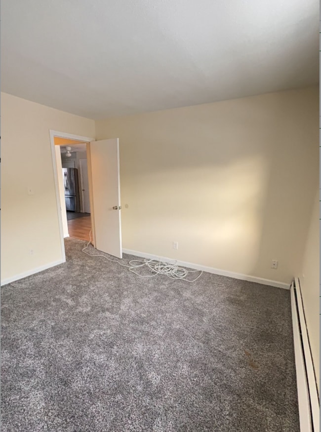 Building Photo - 2 Bedrooms 1 Bath Condo For Rent