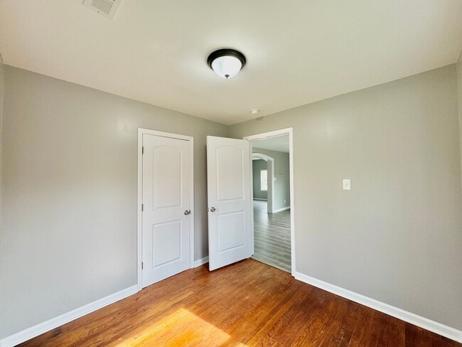 Building Photo - Home at Last! -2 Additional Bonus Rooms