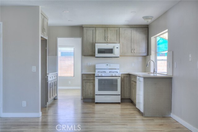 Building Photo - 15326 Swarens Ct