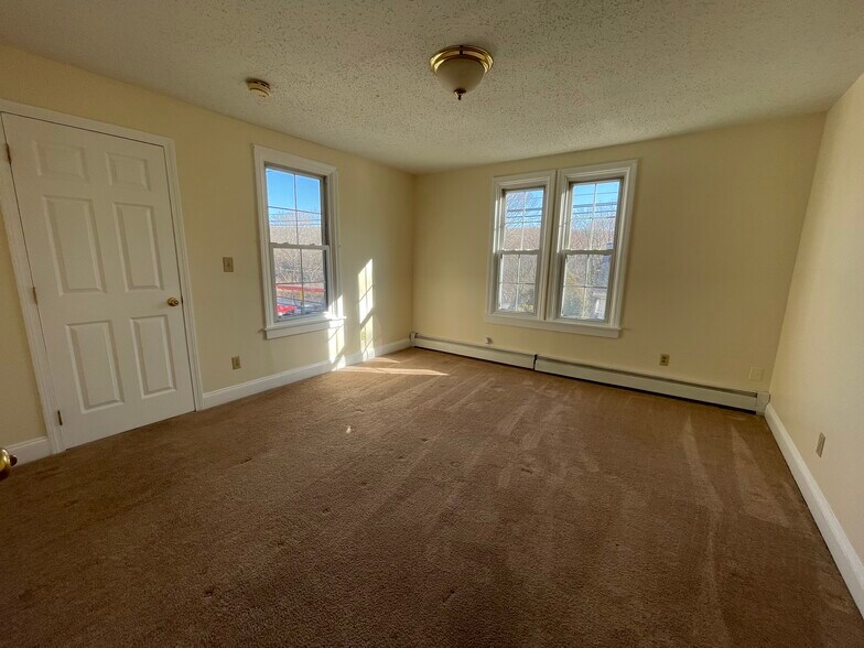 Bedroom - 73 W Thames St