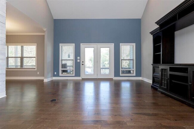 Building Photo - 413 Adalynn Cir