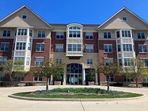 Building Photo - 4120 S Lake Dr