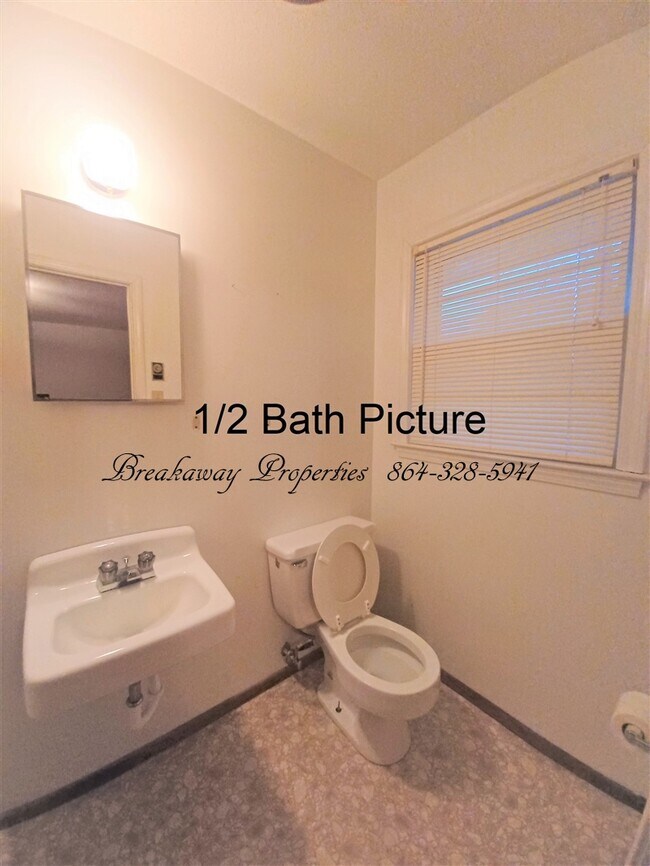 Building Photo - 219 Thompson St