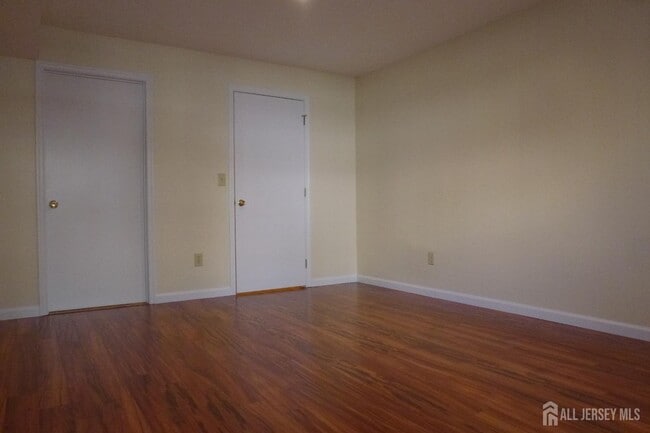 Building Photo - 601 Hampshire Dr