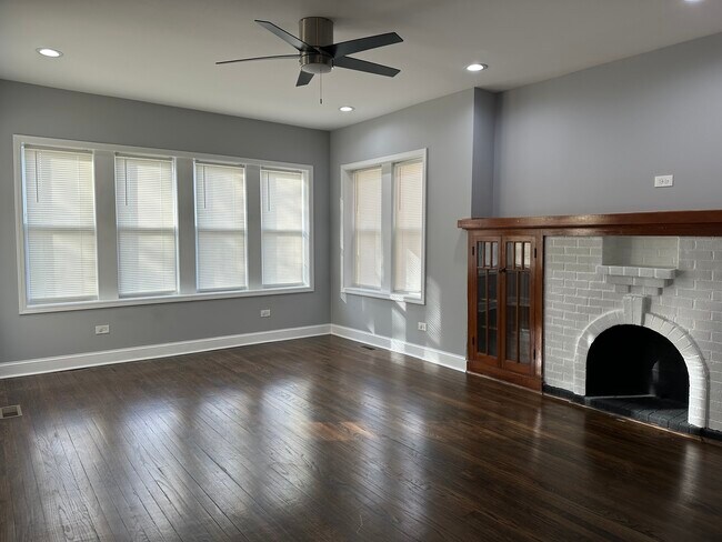 Building Photo - 8125 S Marshfield Ave