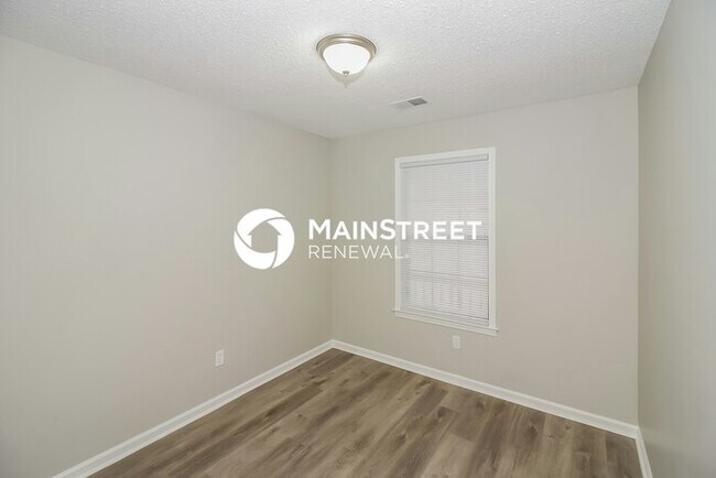 Building Photo - 3 Bedroom Pet-Friendly Home in Memphis, TN with Main Street Renewal