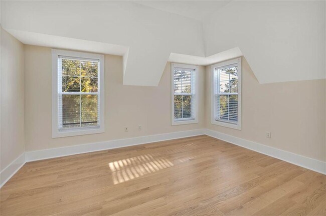 Building Photo - 156 Shady Brook Cir