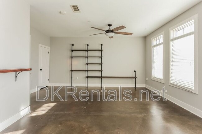 Building Photo - 1300 DeKalb Ave NE