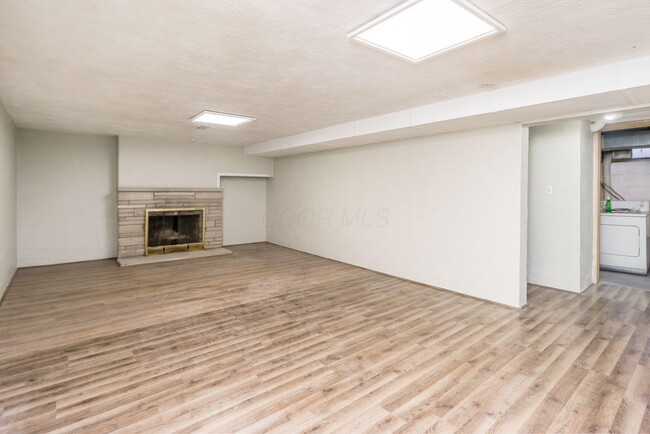 Building Photo - 4230 Eastlea Dr
