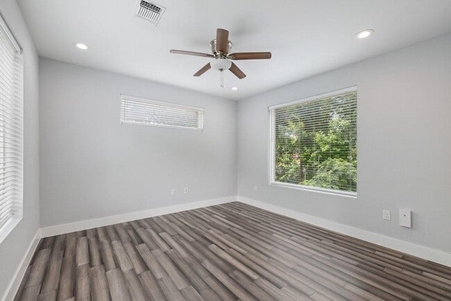 Building Photo - 6109 Cherrylawn Cir