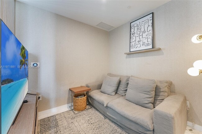 Building Photo - 480 NE 31st St