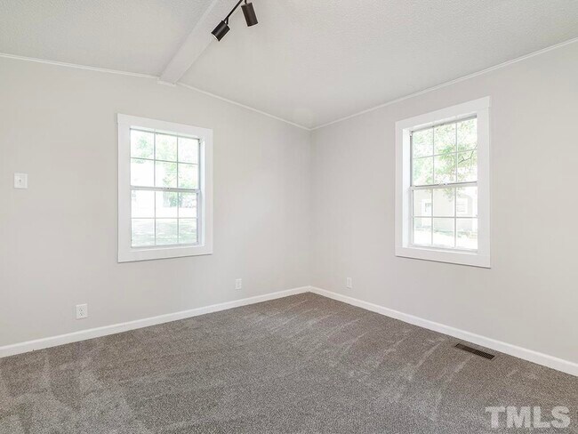 Building Photo - 234 Hatch St