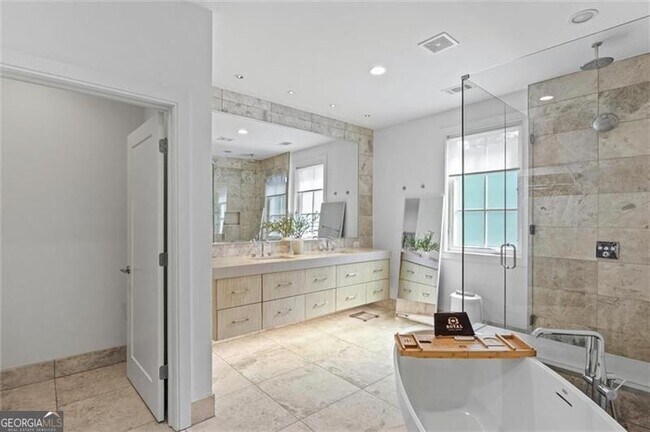 Building Photo - 1337 Grey Fox Ct NE