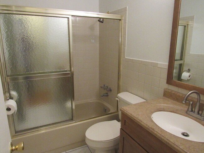 Building Photo - 2 Bedrooms plus 2 non confirming bedrooms in the basement close to light rail