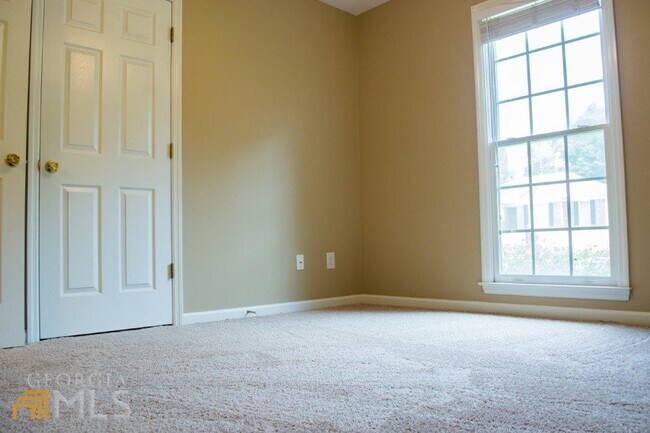 Building Photo - 8037 Creekland Dr