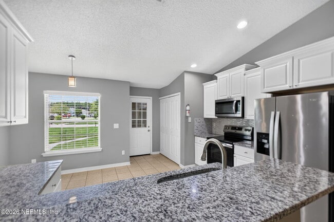 Building Photo - 3183 Wavering Ln