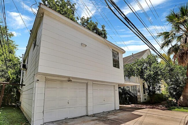 Building Photo - 2348 McClendon St