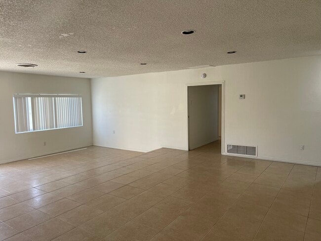 Building Photo - 9119 Inverness Rd