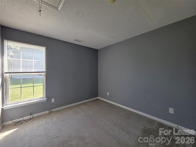 Building Photo - 8417 Appledale Dr