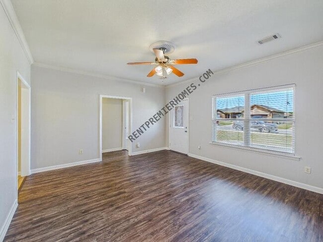 Building Photo - 29 Green Apple Dr