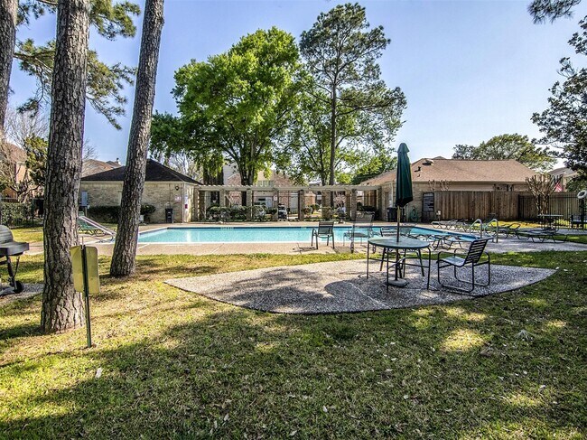 Building Photo - 746 Country Pl Dr