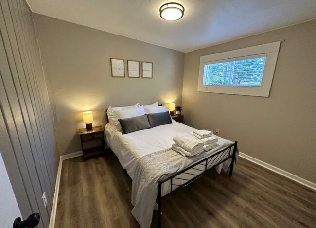 Building Photo - 8220 W Hwy 24