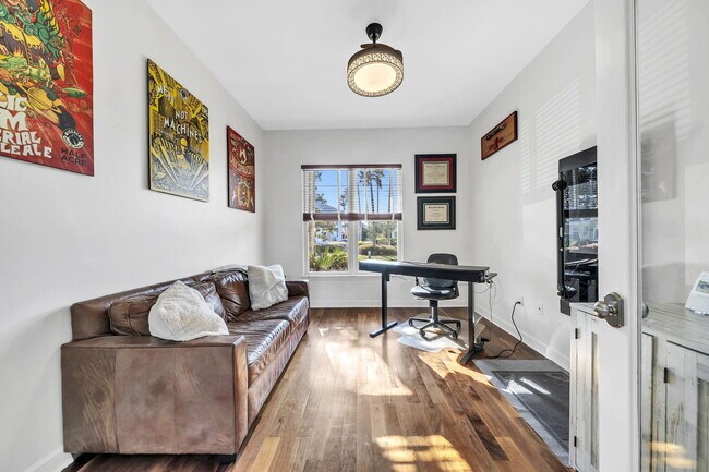 Building Photo - 1393 Sunset Beach Dr