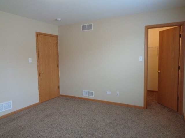 Building Photo - 1505 Finch Dr