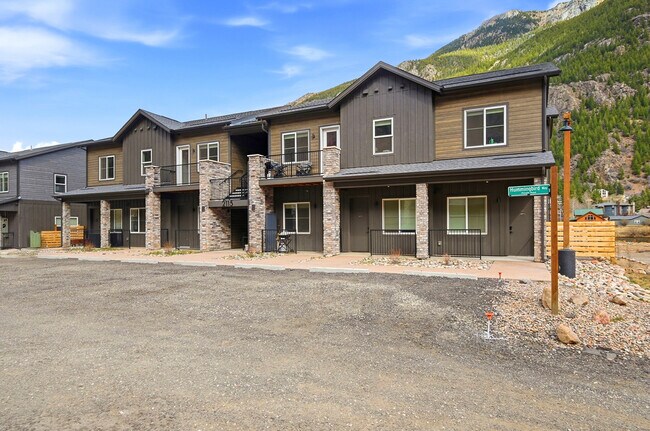 Building Photo - 2115 Hummingbird Wy