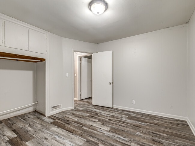 Building Photo - 1314 SE 40th St