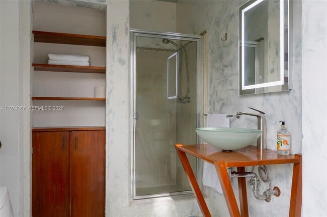 Building Photo - 750 NE 120th St