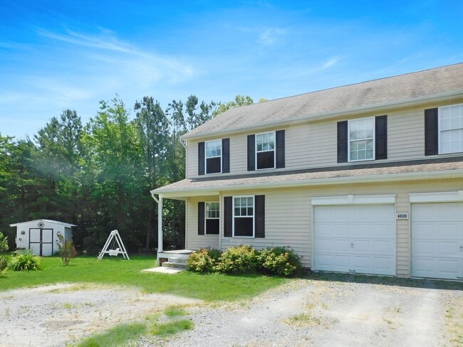 Building Photo - 46165 Kayak Ct