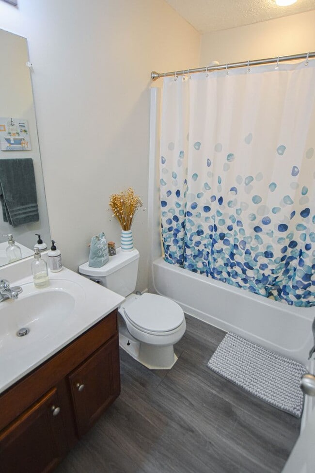 Building Photo - Pet Friendly in Sango!