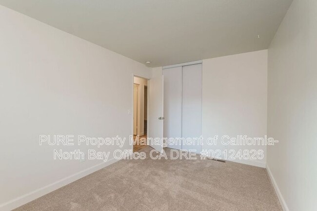 Building Photo - 2305 Cross Ave