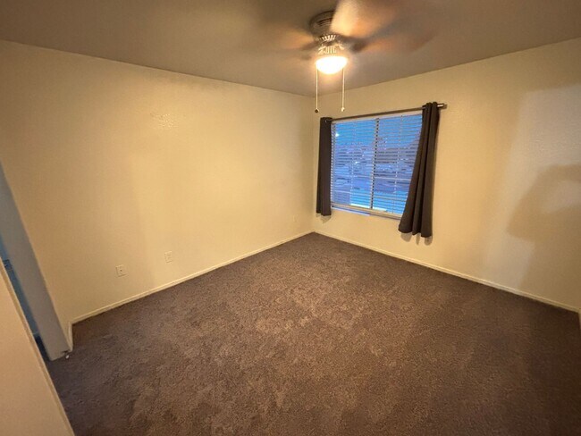 Building Photo - Spacious 1BED/1BATH 2nd floor Condo in La Posada at Summerlin.