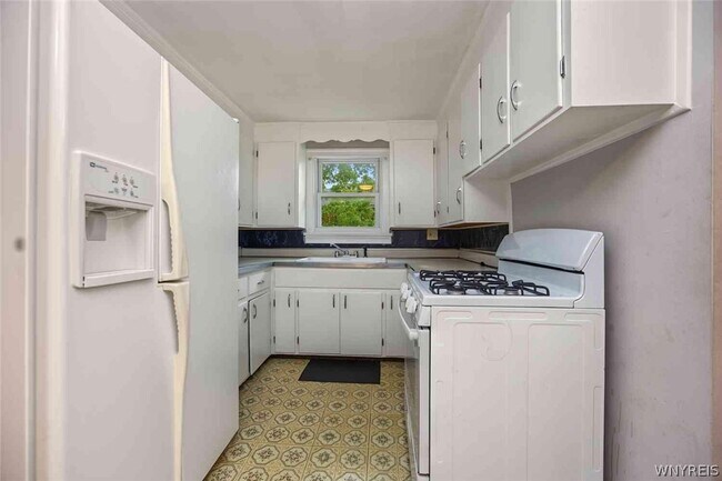 Building Photo - 40 Eagan Dr
