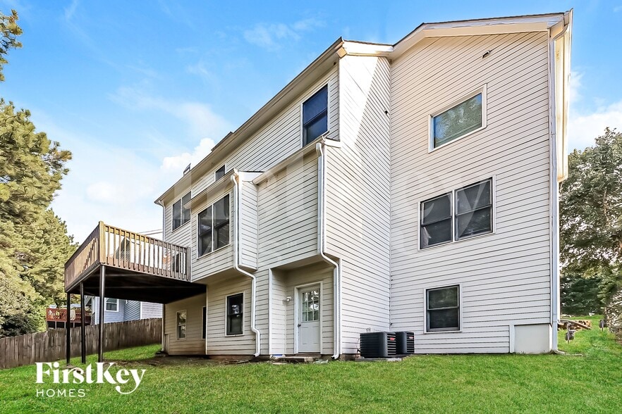 Building Photo - 3727 Lockerbie Ln